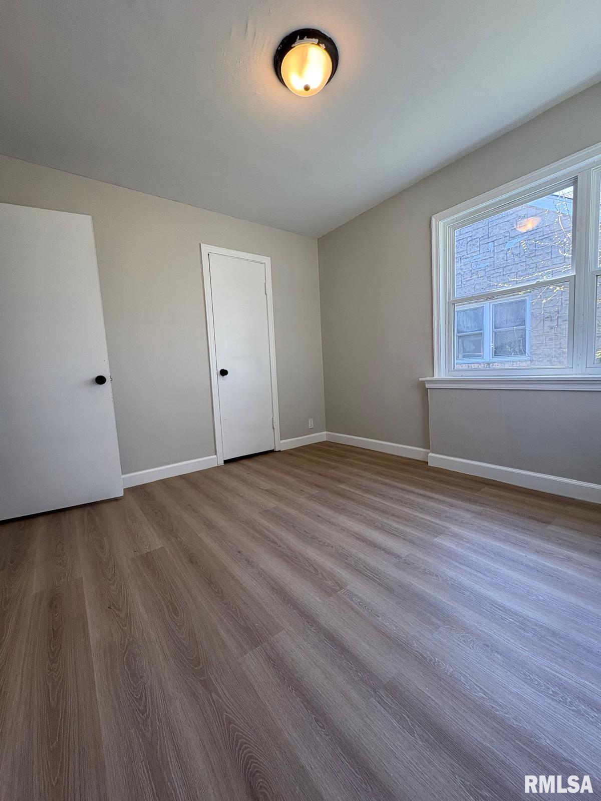 3229 East Enos Avenue Springfield, IL 62702 - Photo 8 of 28