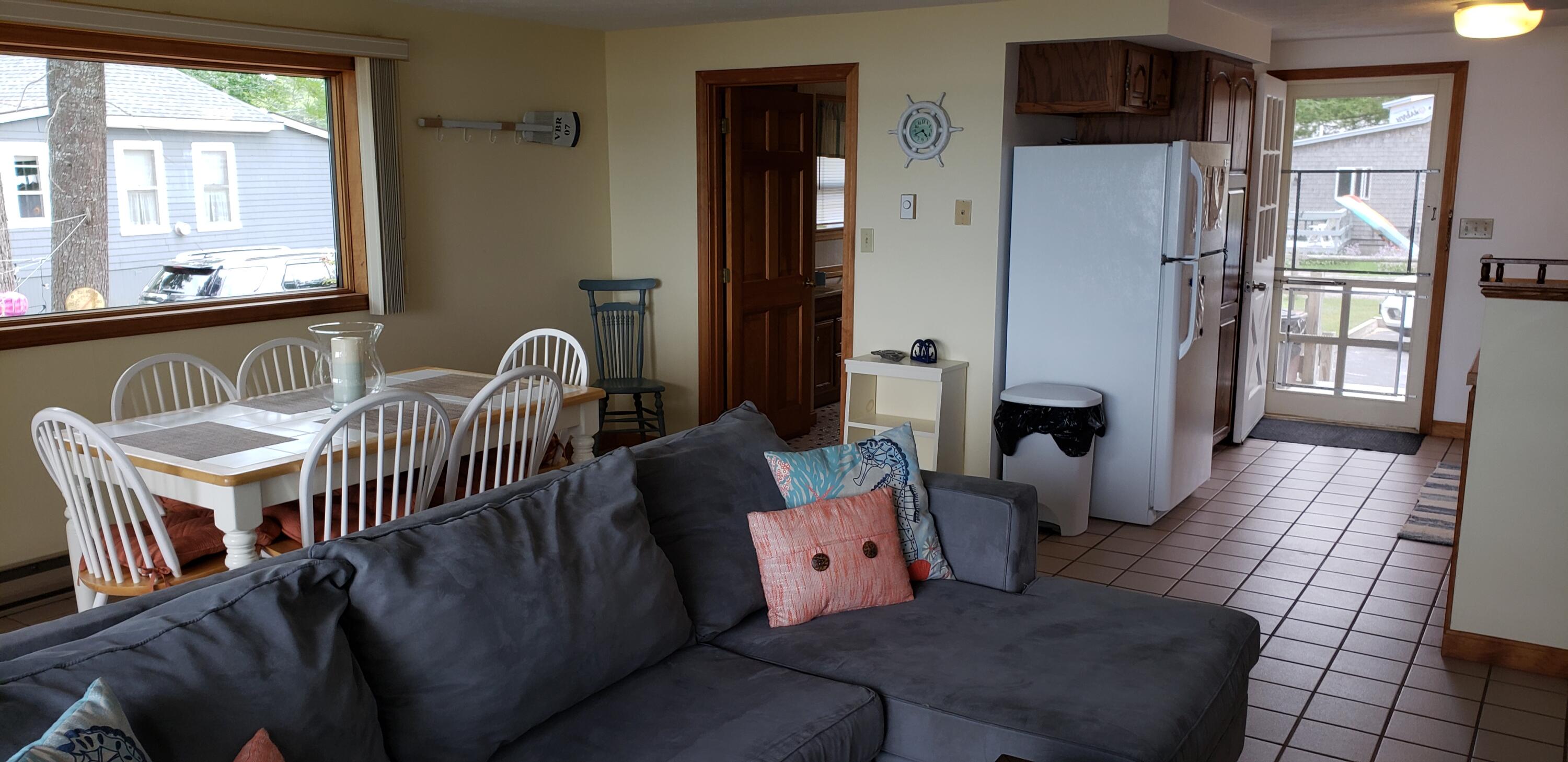 283 Harmons Beach Road Standish, ME 04084 - Photo 15 of 20 Davis liv din