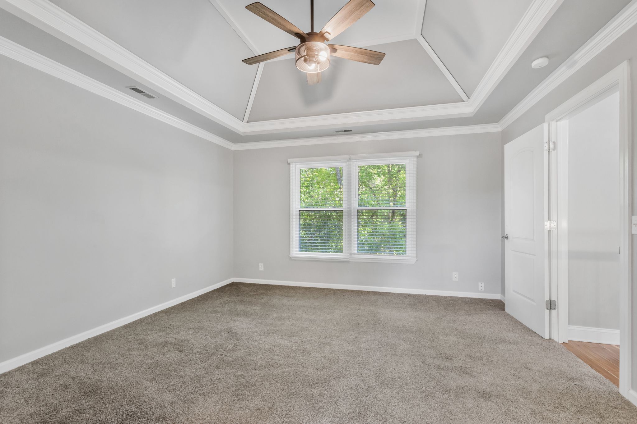 3508 Forest Park Road Springfield, TN 37172 - Photo 16 of 45 an empty room with a window and a fan