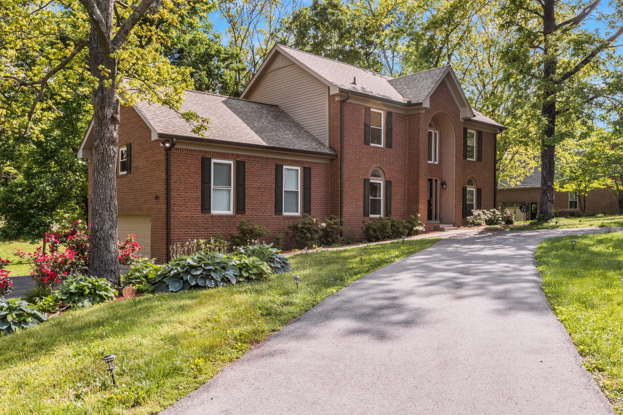 3508 Forest Park Road Springfield, TN 37172 - Photo 5 of 45 a front view of a house with a yard