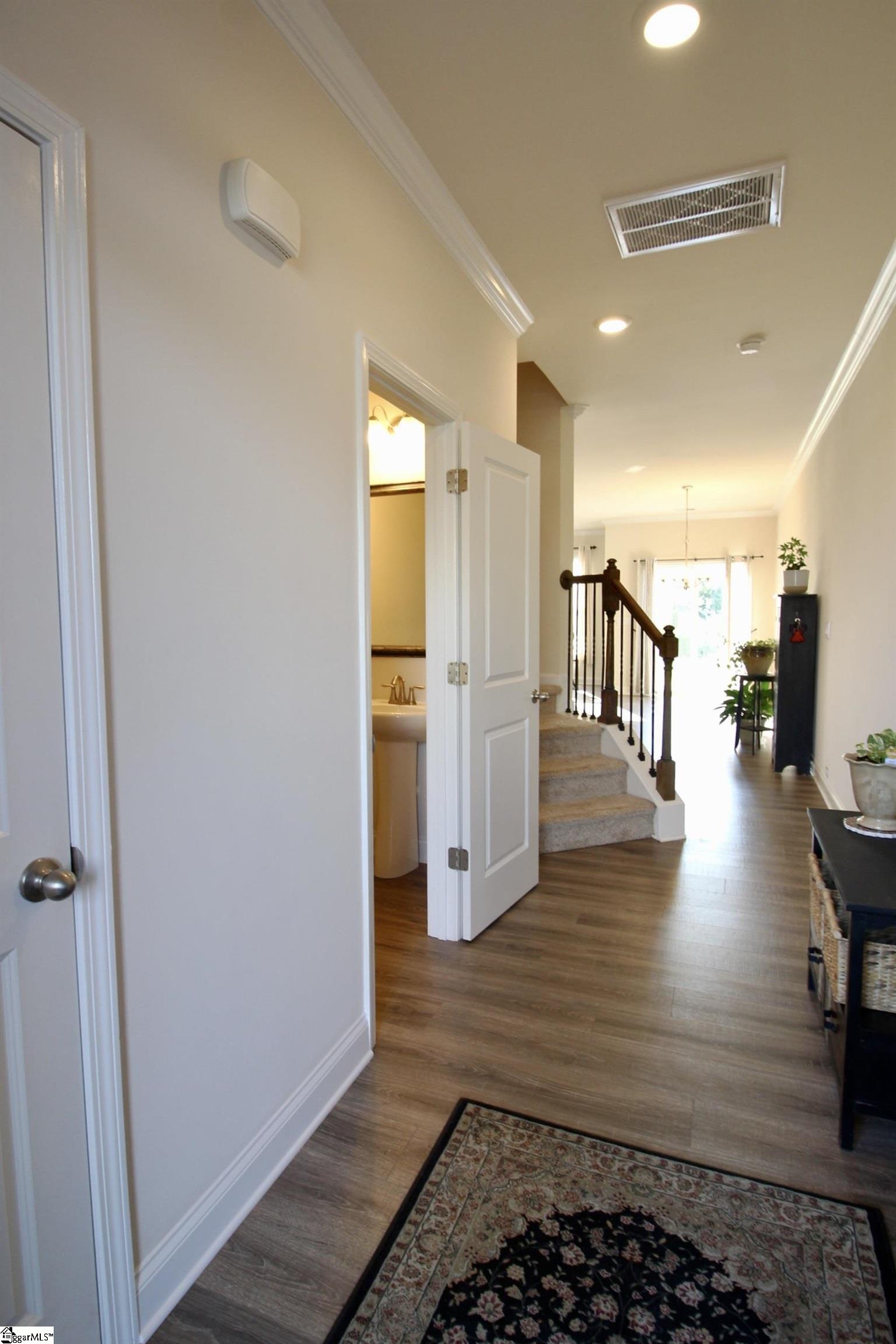 305 Yellow Fox Road Greer, SC 29650 - Photo 3 of 24