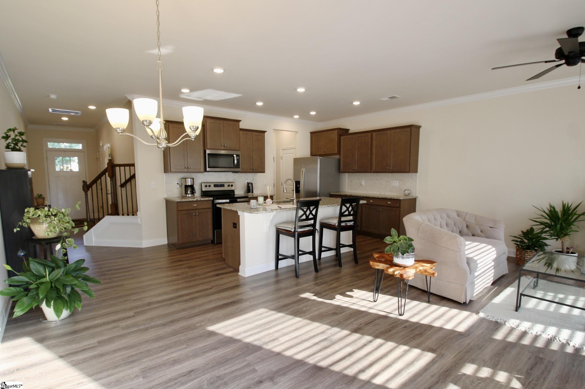 305 Yellow Fox Road Greer, SC 29650 - Photo 4 of 24