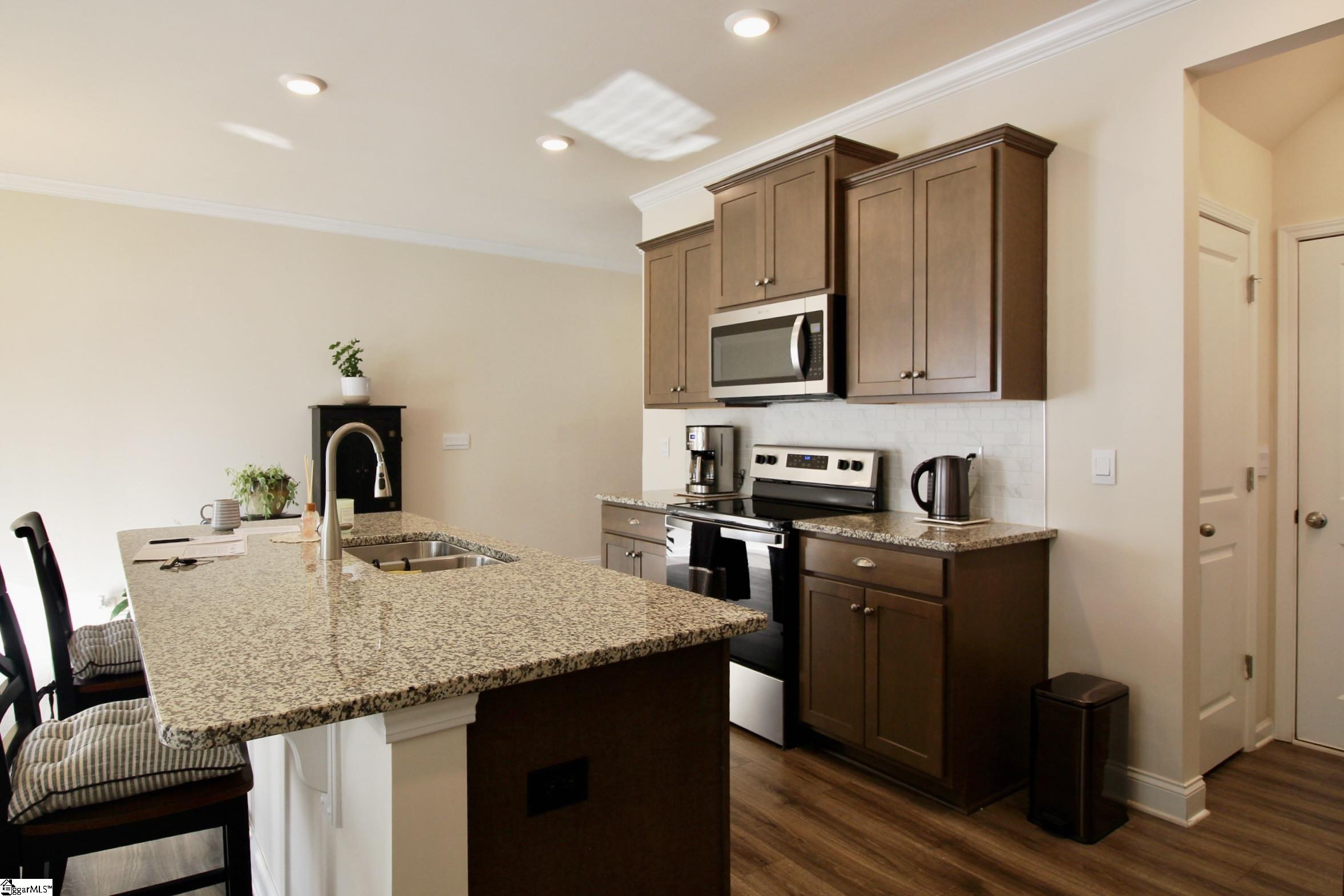 305 Yellow Fox Road Greer, SC 29650 - Photo 6 of 24