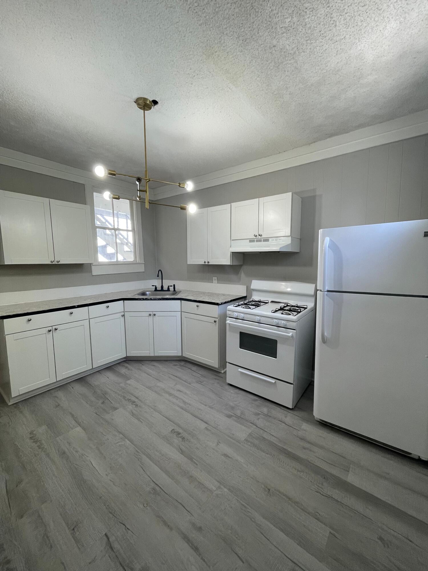 45 Chapel Street, Unit C Charleston, SC 29403 - Photo 3 of 8 IMG_8166