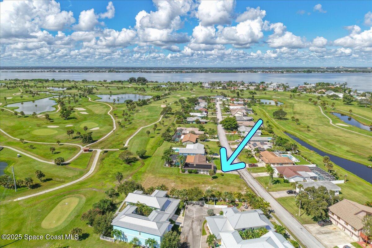 a view of an outdoor space