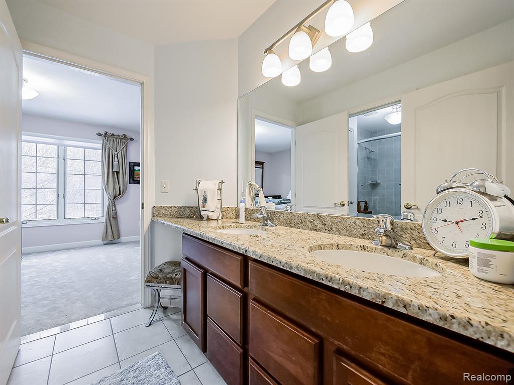 37159 Howard Road Farmington Hills, MI 48331 - Photo 17 of 31