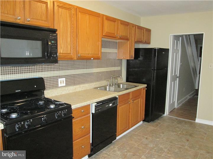 303 Summit Avenue Reading, PA 19607 - Photo 5 of 10 Gallery Image 5