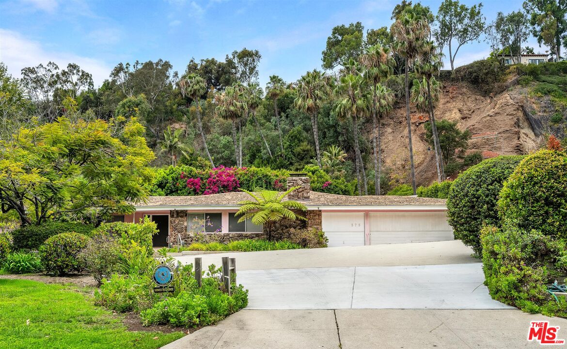 575 East Channel Road Los Angeles, CA 90402 - Photo 1 of 39
