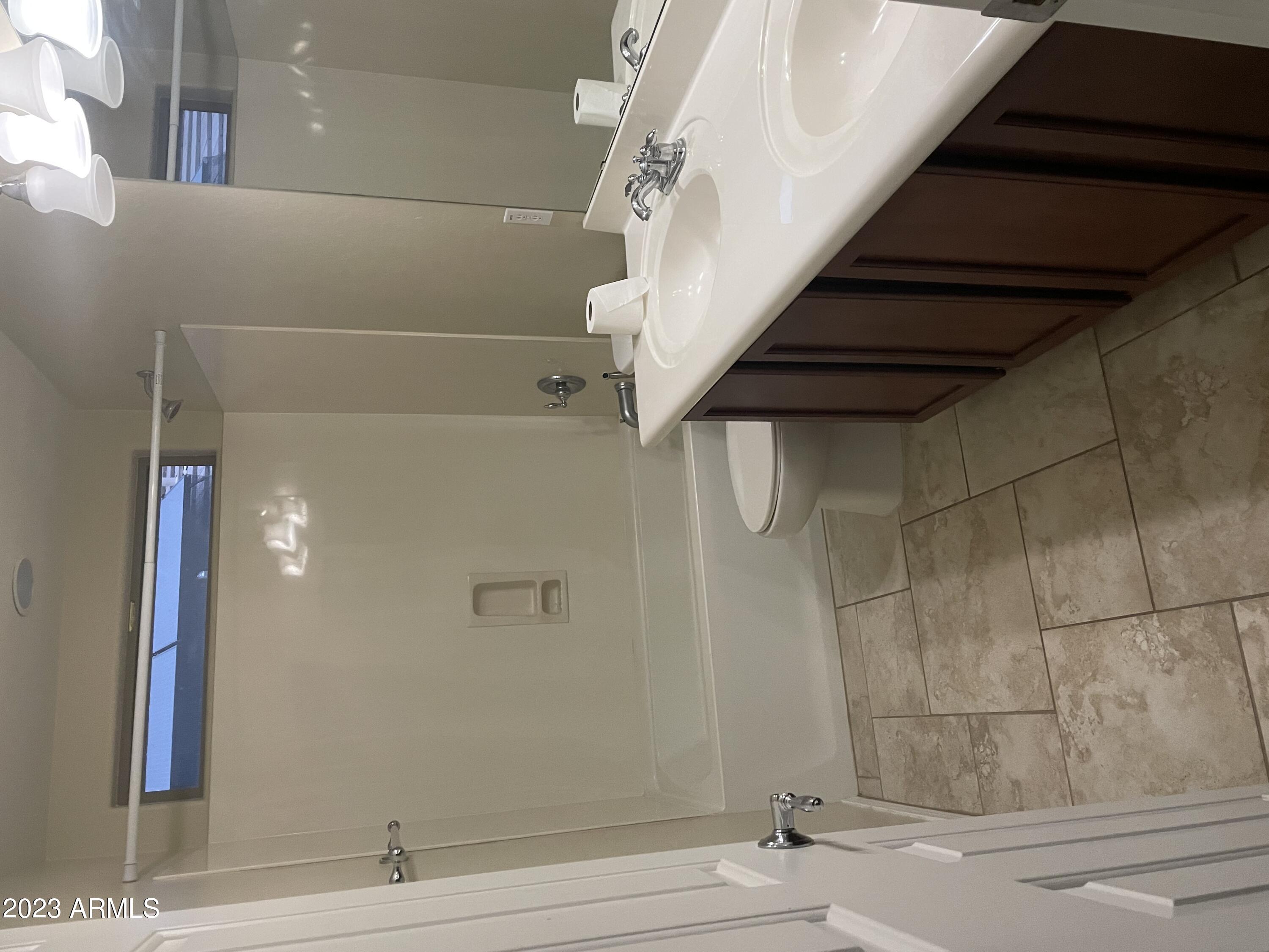 2018 West Davis Road Phoenix, AZ 85023 - Photo 23 of 34