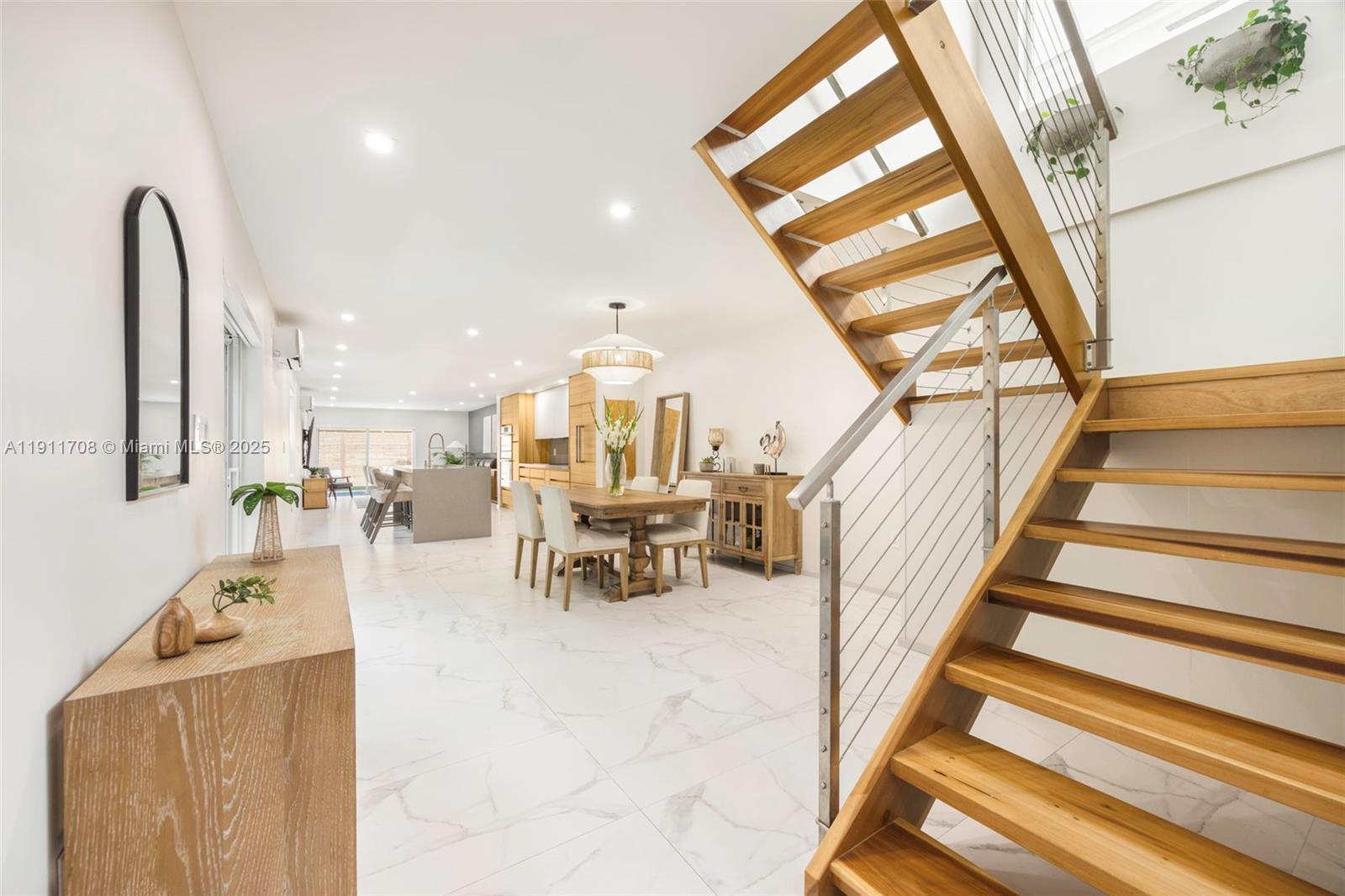 47 Southwest 21st Road Miami, FL 33129 - Photo 5 of 28