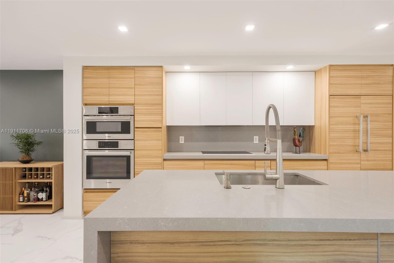 47 Southwest 21st Road Miami, FL 33129 - Photo 8 of 28