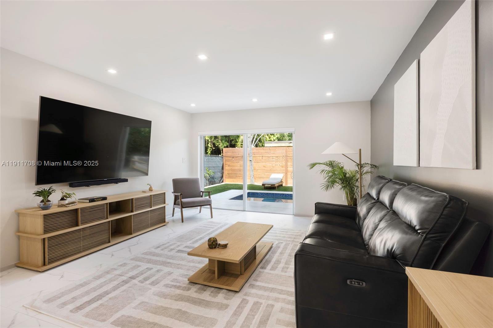 47 Southwest 21st Road Miami, FL 33129 - Photo 10 of 28