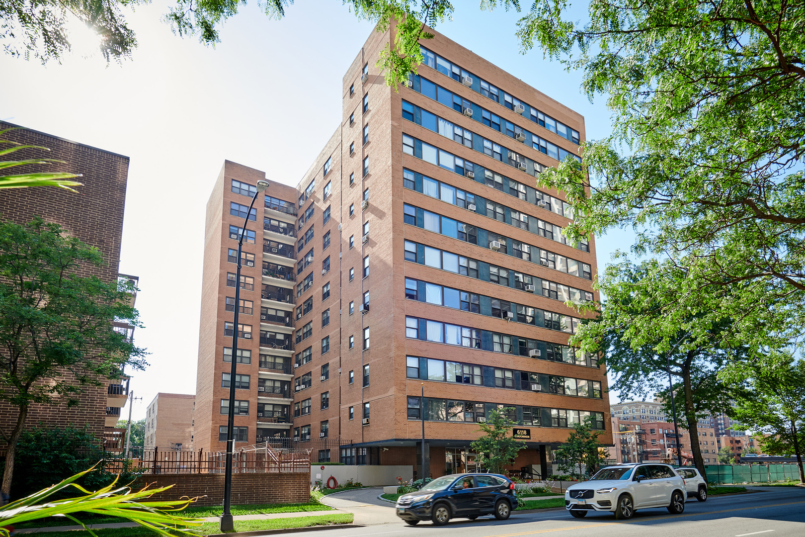 6118 North Sheridan Road, Unit 707 Chicago, IL 60660 - Photo 1 of 23
