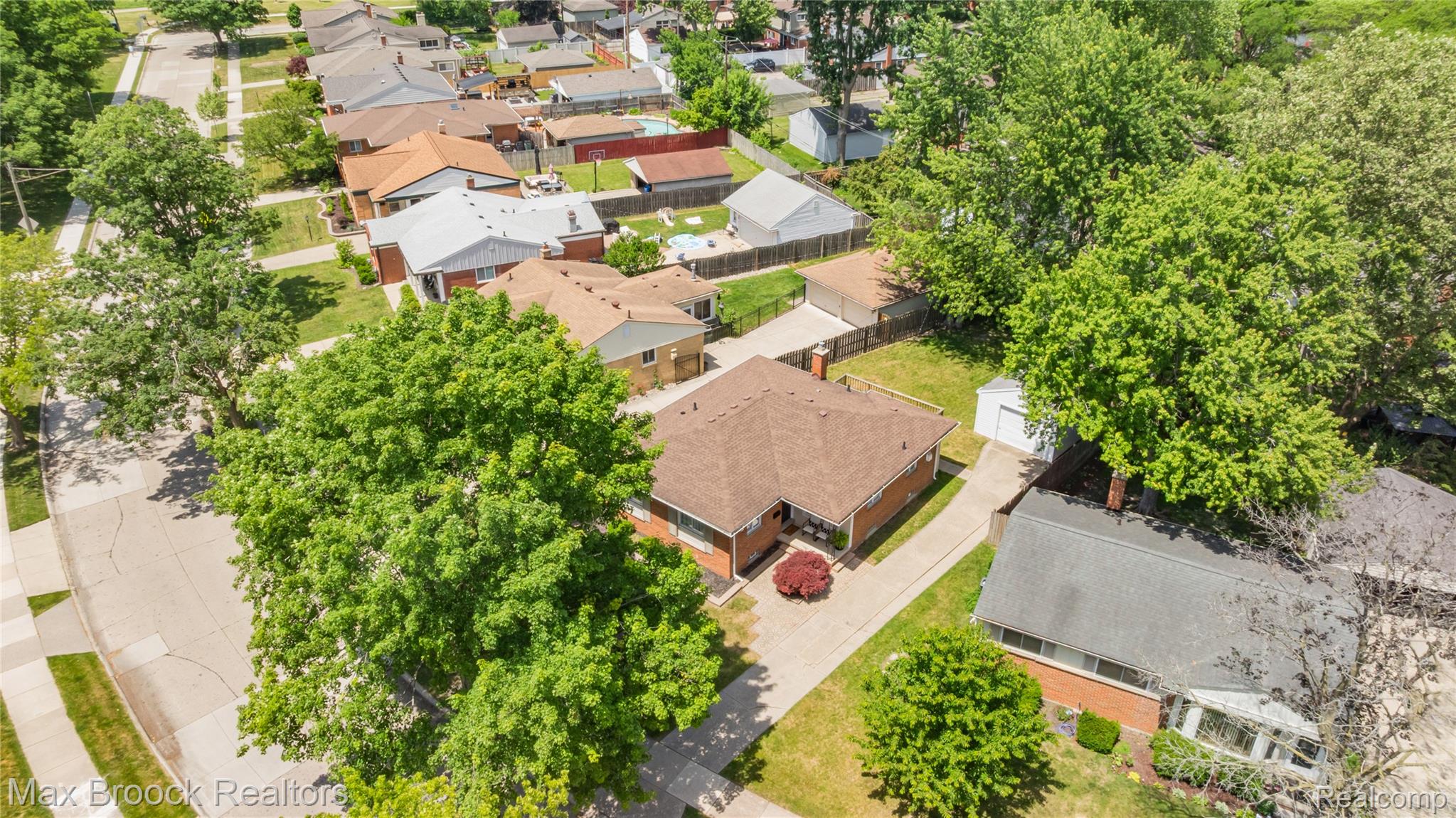 1918 Massoit Road Royal Oak, MI 48073 - Photo 29 of 36 Aerial view of 1918 Massoit and beautiful tree-lined street