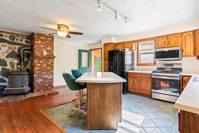 $785,000 | 117 Taylor Woods Road, Belgrade, ME 04917