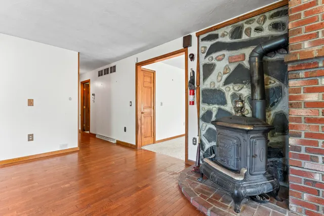 $785,000 | 117 Taylor Woods Road, Belgrade, ME 04917