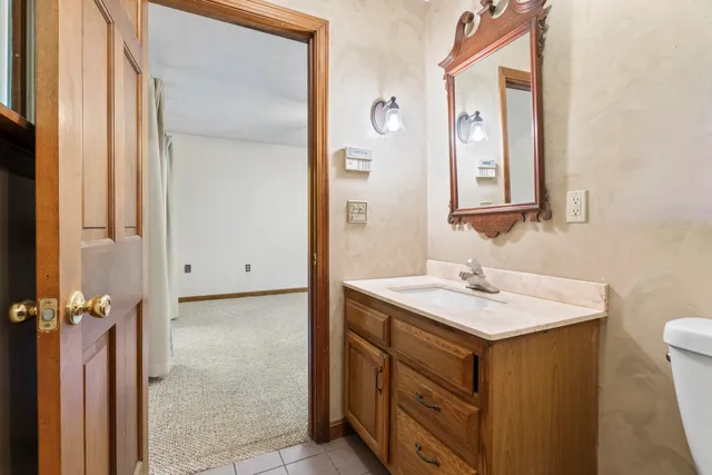 $785,000 | 117 Taylor Woods Road, Belgrade, ME 04917