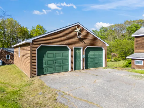 $719,000 | 117 Taylor Woods Road, Belgrade, ME 04917