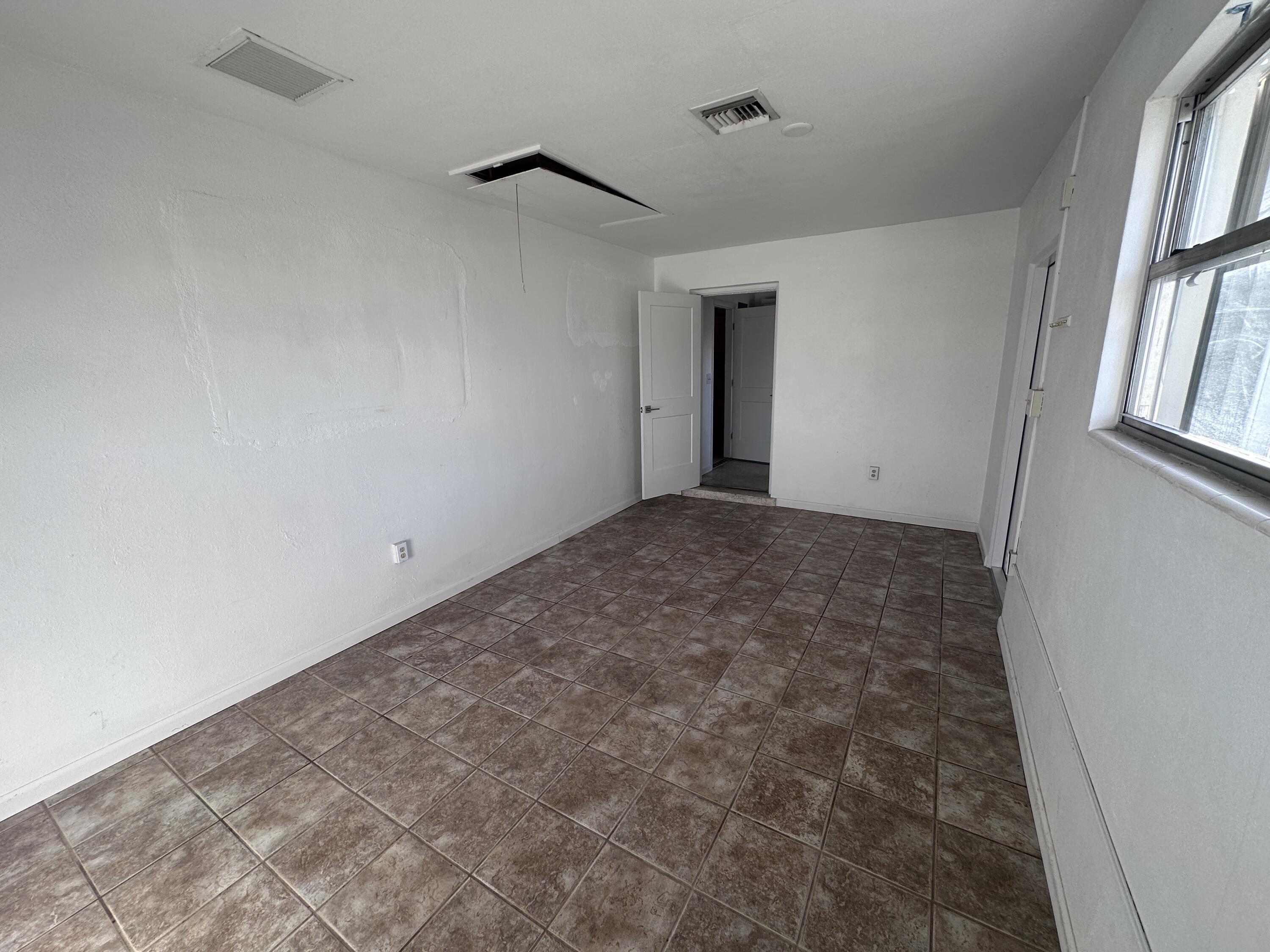 14 Ridgewood Circle Tequesta, FL 33469 - Photo 17 of 24 a view of room and window