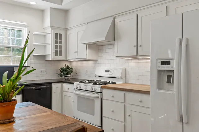 $1,195,000 | 433 Fogler Road, Bremen, ME 04551