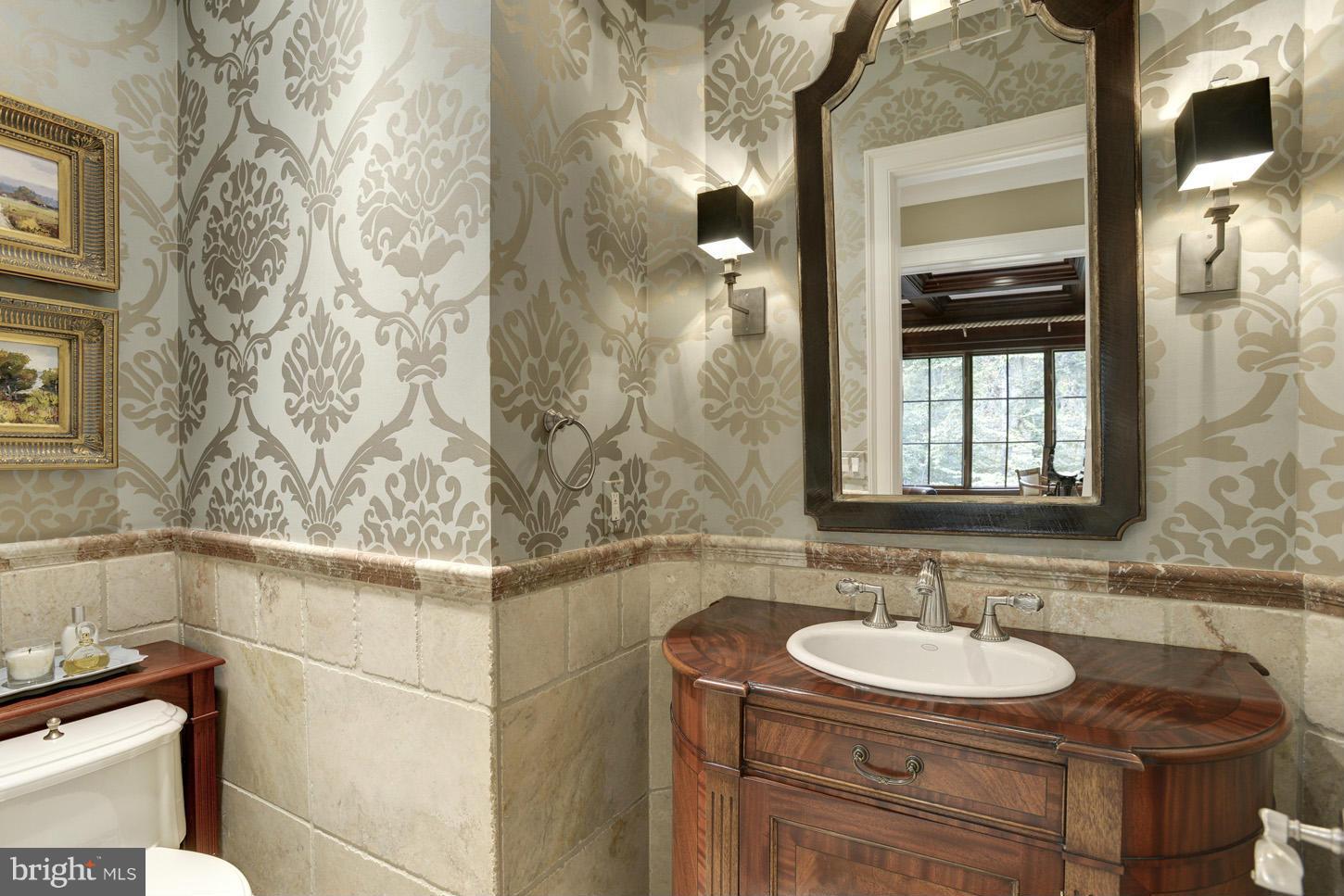 9305 Kendale Road Potomac, MD 20854 - Photo 15 of 30 Powder Room