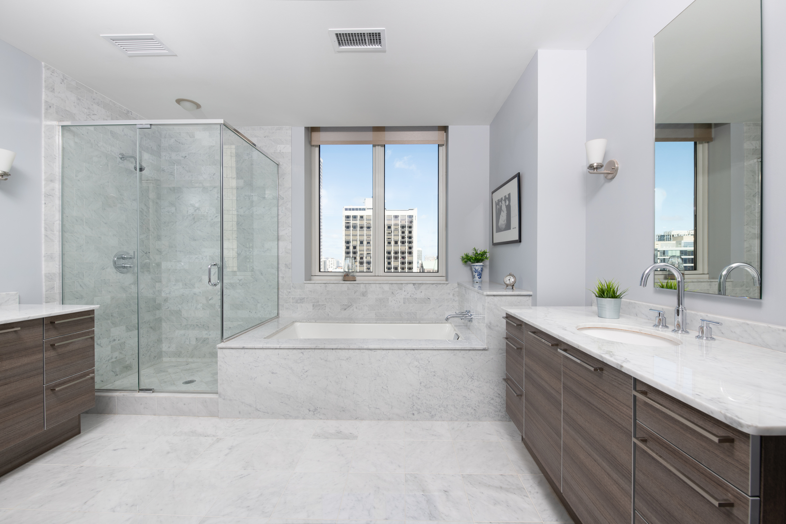 10 East Delaware Place, Unit 25B Chicago, IL 60611 - Photo 20 of 38