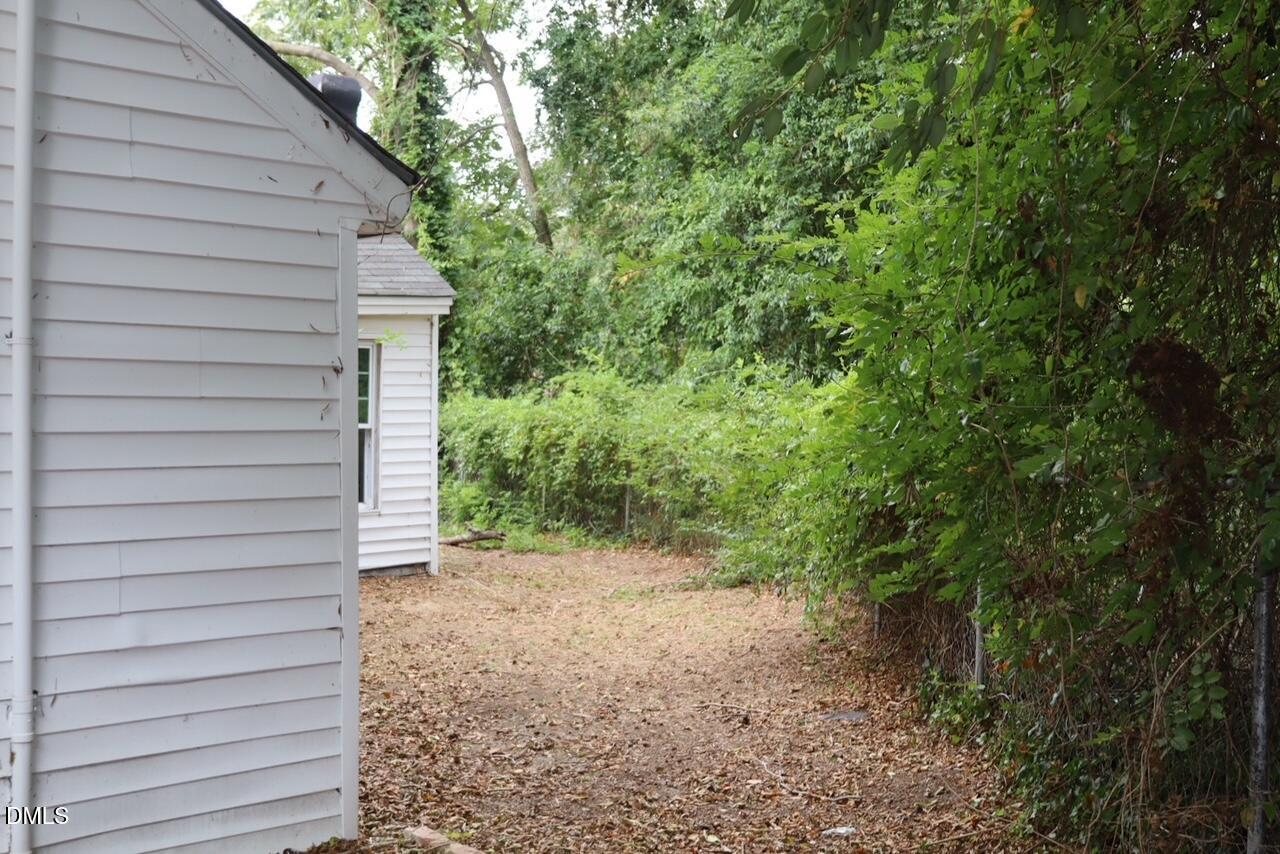 240 East Raleigh Boulevard Rocky Mount, NC 27801 - Photo 20 of 23 a view of a backyard