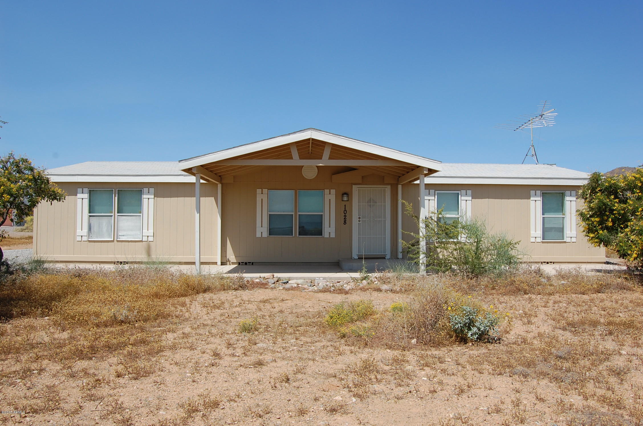 1028 East Irvine Road Phoenix, AZ 85086 - Photo 3 of 22 2015-04-22 15.30.02