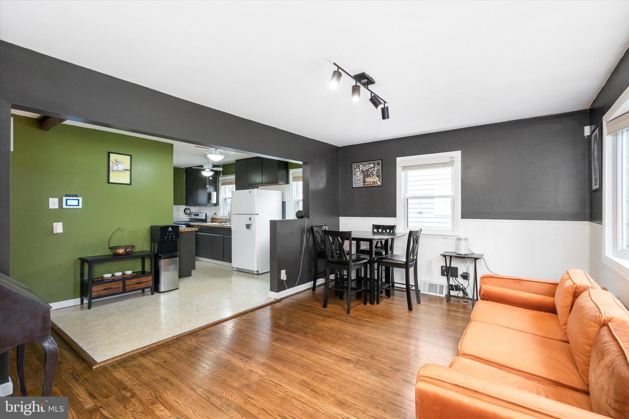 310 Wynnewood Road Ewing, NJ 08628 - Photo 4 of 29