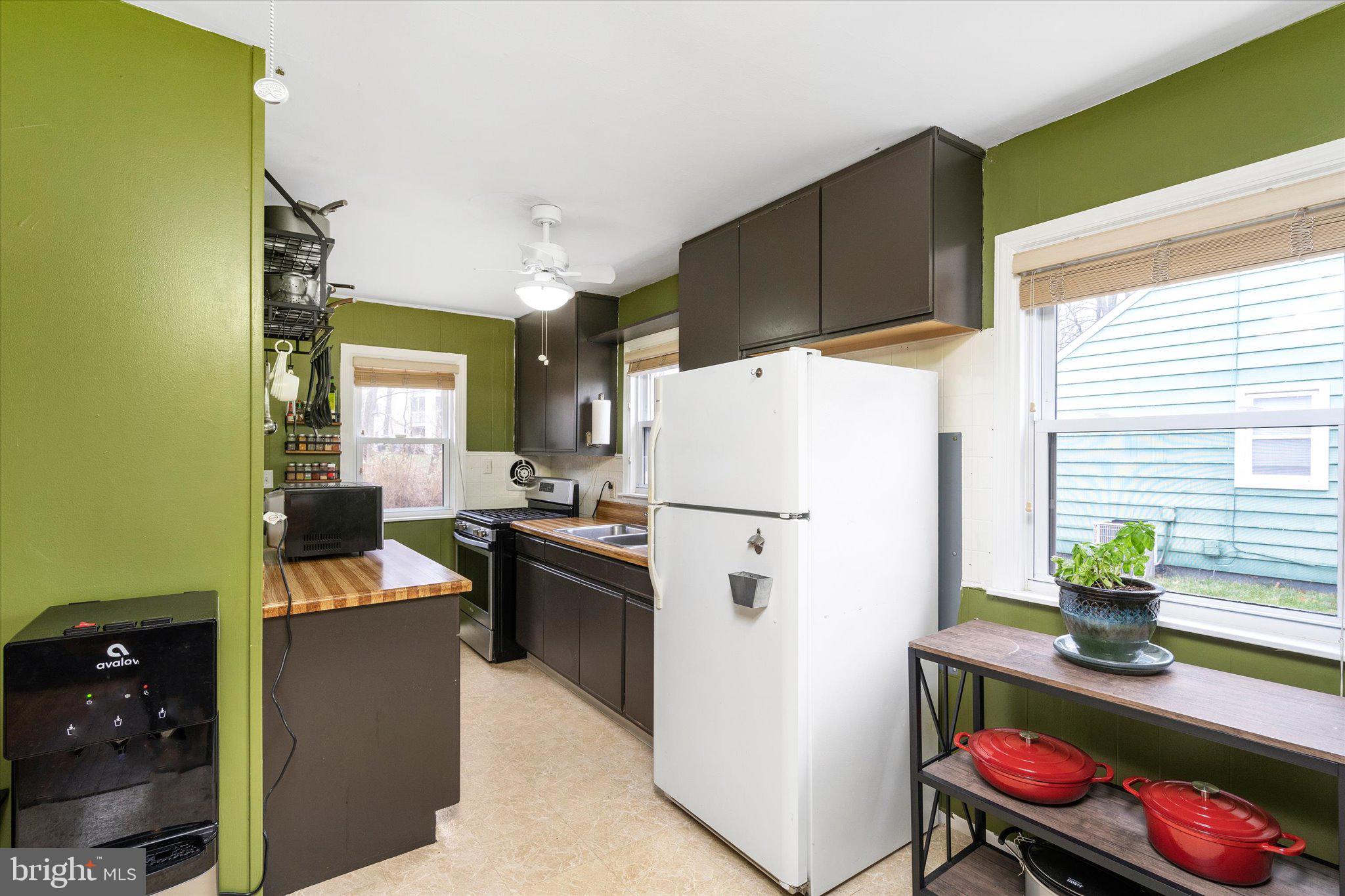 310 Wynnewood Road Ewing, NJ 08628 - Photo 8 of 29