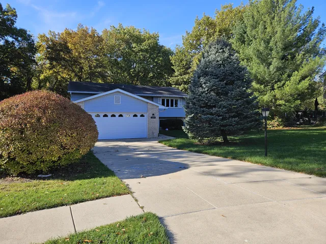 $340,000 | 487 Timber Lake Drive, Lowell, IN 46356