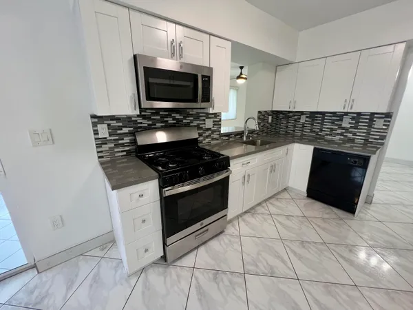 $3,500 | 8640 Wilshire Drive, Miramar, FL 33025