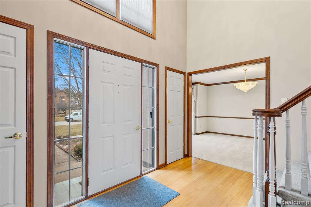 1384 Lakeview Drive Rochester Hills, MI 48306 - Photo 19 of 65