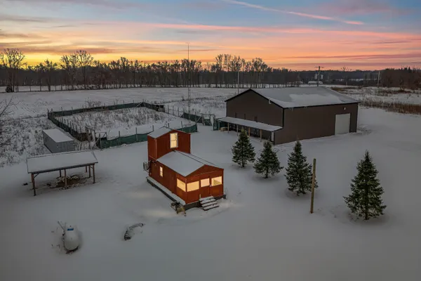 $324,999 | 9055 Kellogg Drive, Reading, MI 49274