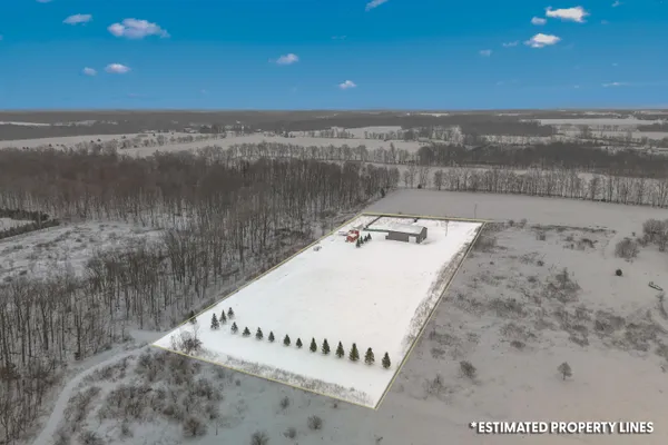 $324,999 | 9055 Kellogg Drive, Reading, MI 49274