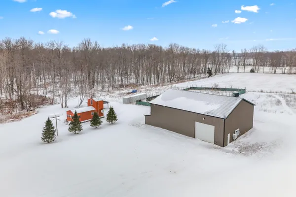 $324,999 | 9055 Kellogg Drive, Reading, MI 49274