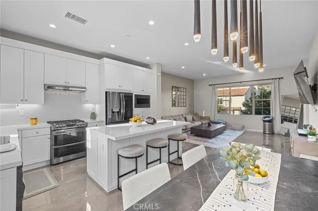 $1,475,000 | 214 Elkhorn, Irvine, CA 92618