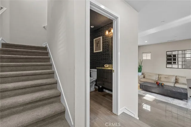 $1,475,000 | 214 Elkhorn, Irvine, CA 92618