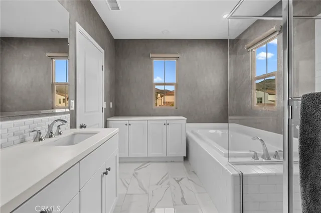 $1,475,000 | 214 Elkhorn, Irvine, CA 92618