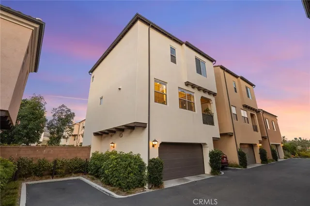 $1,475,000 | 214 Elkhorn, Irvine, CA 92618