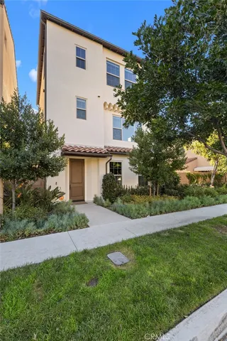 $1,475,000 | 214 Elkhorn, Irvine, CA 92618