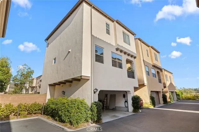 $1,475,000 | 214 Elkhorn, Irvine, CA 92618