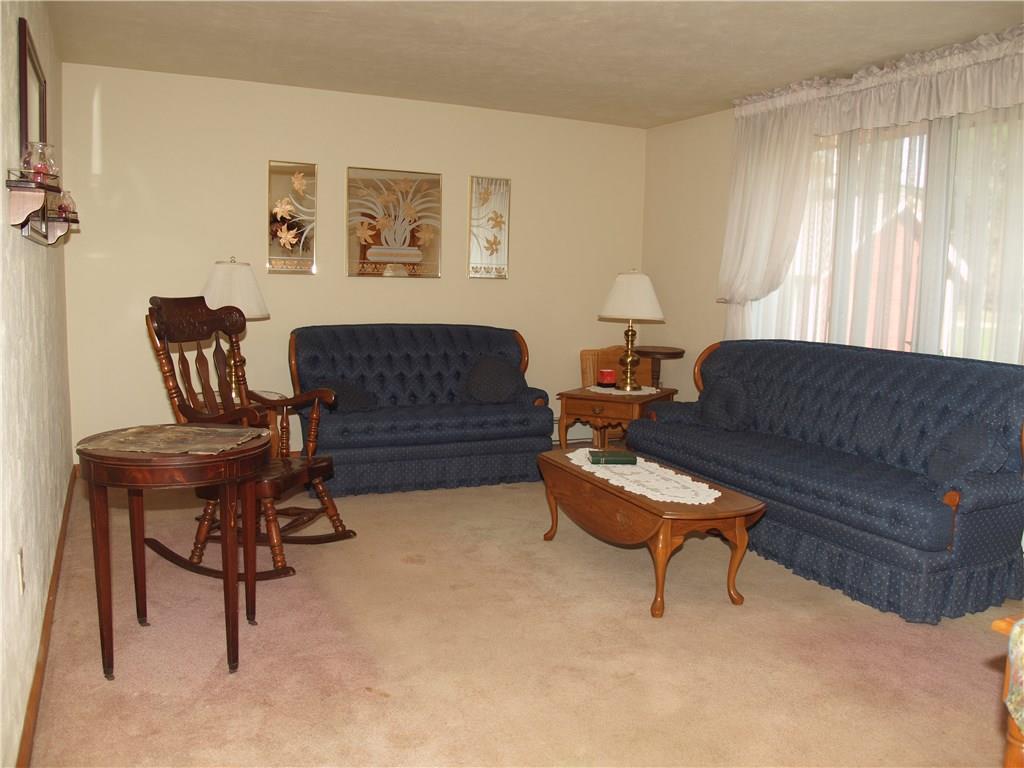 556 Cecil-Henderson Road Cecil, PA 15321 - Photo 2 of 23