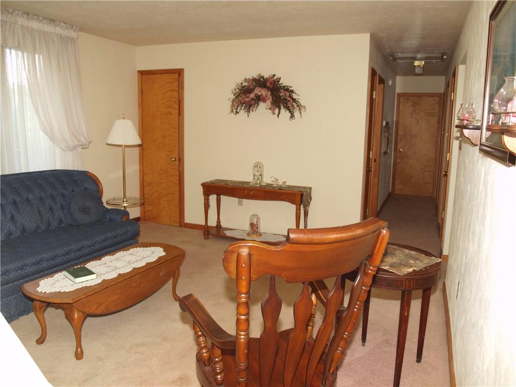 556 Cecil-Henderson Road Cecil, PA 15321 - Photo 3 of 23