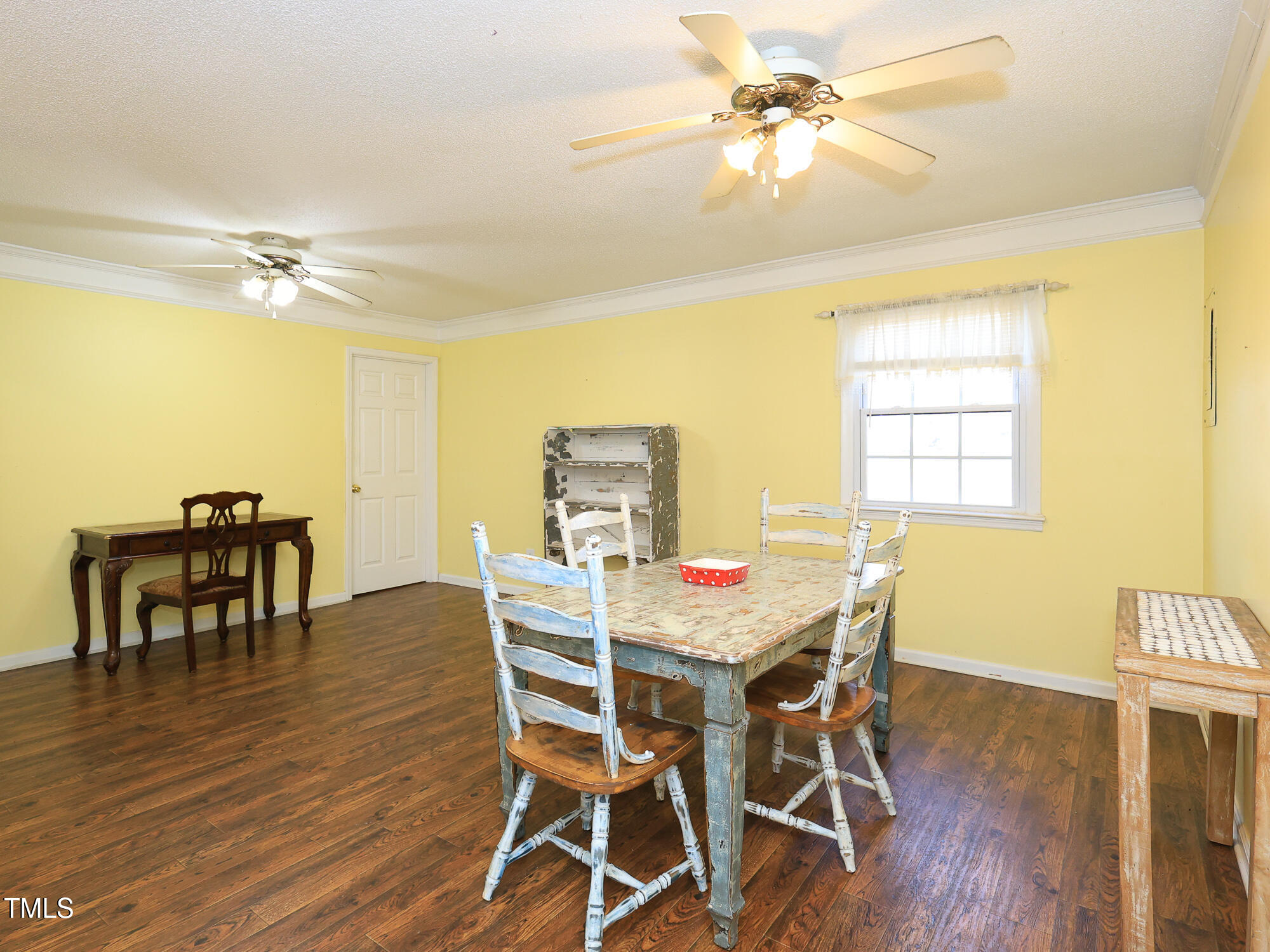 1354 Mudham Road Zebulon, NC 27597 - Photo 11 of 47 019_1354_mudham_dining
