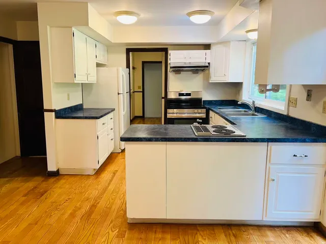 $668,000 | 303 Pinehurst Drive, Shelburne, VT 05482