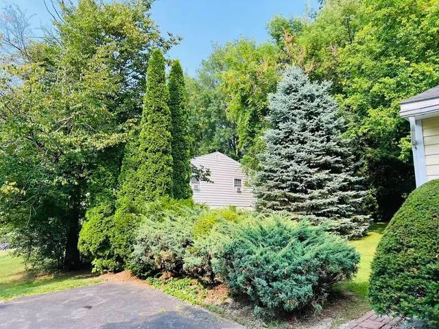 $668,000 | 303 Pinehurst Drive, Shelburne, VT 05482