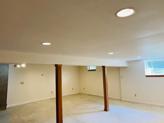 $668,000 | 303 Pinehurst Drive, Shelburne, VT 05482