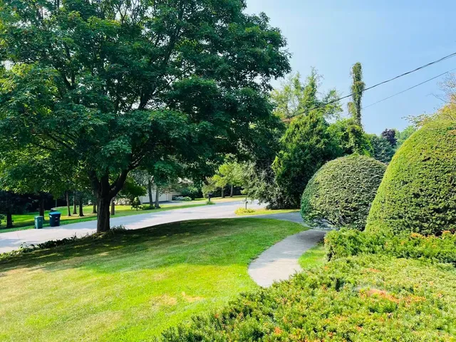 $668,000 | 303 Pinehurst Drive, Shelburne, VT 05482