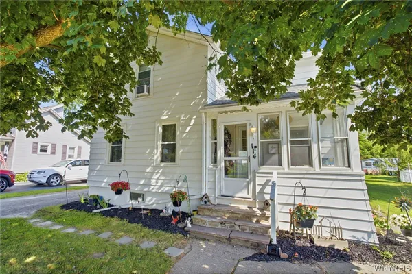 $159,900 | 114 Pleasant Street, Ridgeway, NY 14103